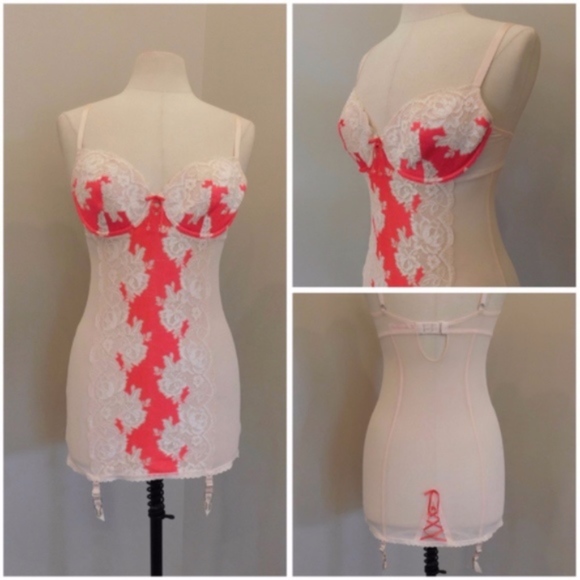 Victoria's Secret Other - VICTORIA’S SECRET 36C Chantilly Lace Corset Pink